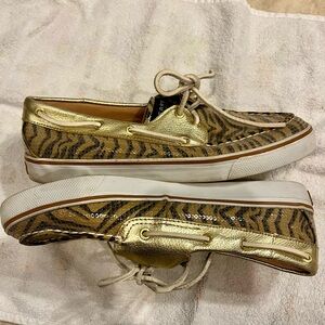 Sperry Top Sider women’s gold sequin zebra or tiger print boat shoes size 8 M.